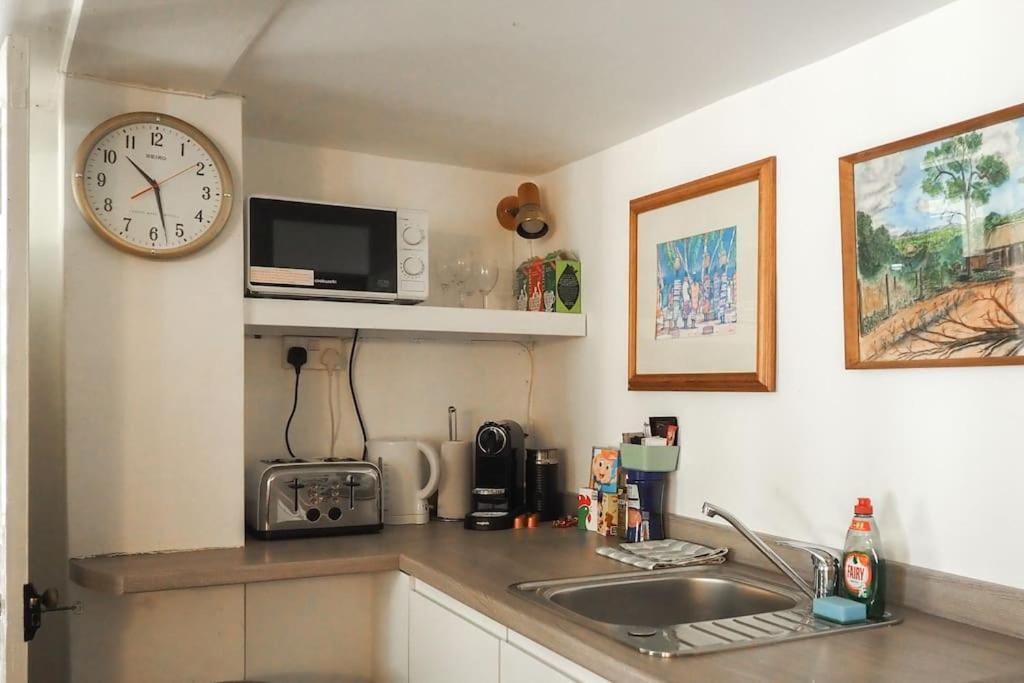 Landford'S Cottage, Your Retreat! エクステリア 写真